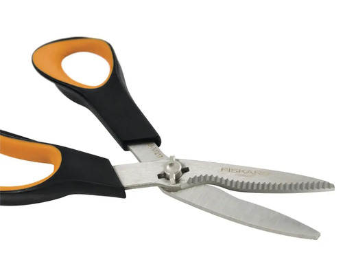Foarfece pentru țesături Fiskars cu lame zimțate