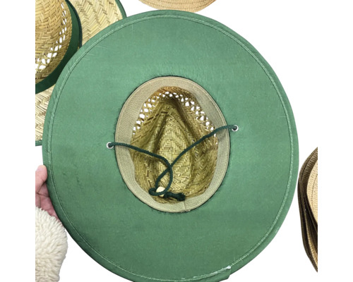 Pălărie de paie cu boruri largi și curea de bărbie