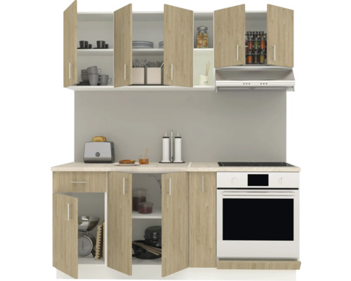 Bucătărie completă cu dulapuri superioare și inferioare, chiuvetă și aragaz