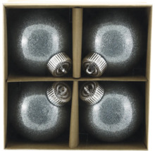 Patru globuri de Crăciun gri cu sclipici într-o cutie de carton