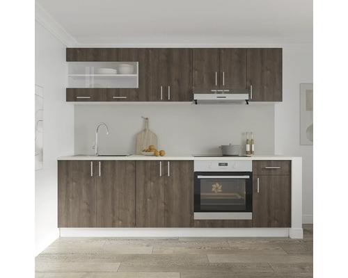 Bucătărie completă cu corpuri superioare și inferioare, chiuvetă, hotă și aragaz