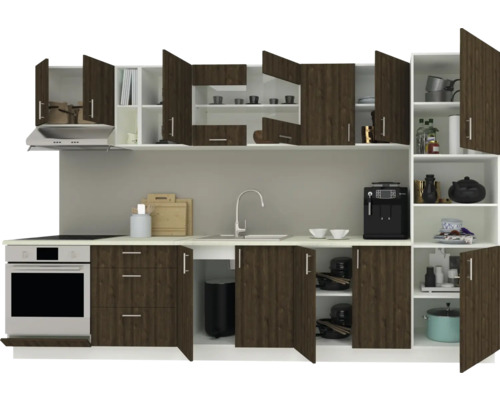 Unitate de bucătărie cu dulapuri superioare și inferioare și aparate electrice