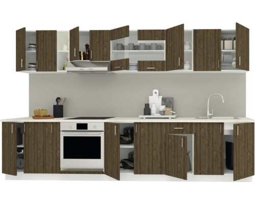 Linie de bucătărie completă cu dulapuri superioare și inferioare, chiuvetă, cuptor și plită.