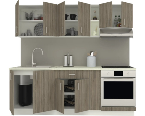 Bucătărie completă cu chiuvetă, aragaz și spațiu de depozitare