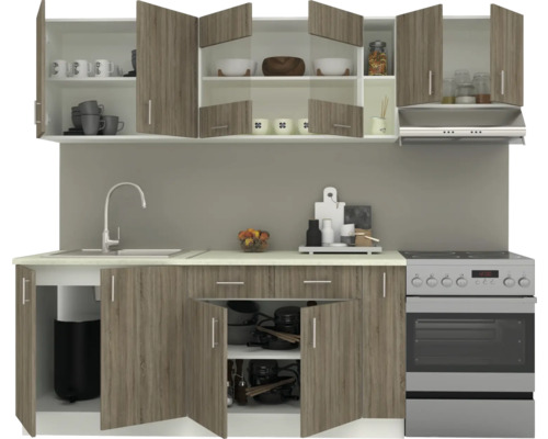 Bucătărie cu dulapuri superioare și inferioare, chiuvetă și aragaz