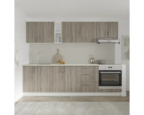 Bucătărie completă cu chiuvetă, plită și cuptor cu aspect de lemn