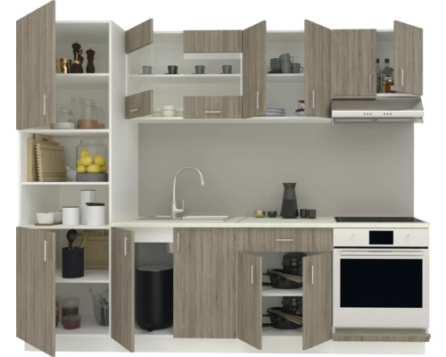 Bucătărie completă cu chiuvetă, aragaz și spațiu de depozitare