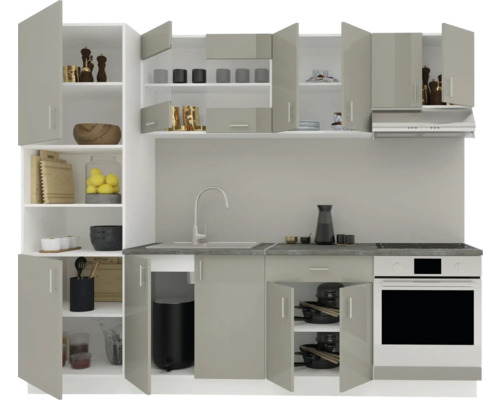 Bucătărie completă cu dulapuri superioare și inferioare, chiuvetă, aragaz și hotă, cu design modern