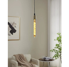Lampa suspendată cu tub incandescent într-o sufragerie luminoasă