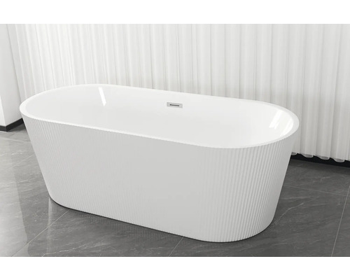 Cadă de baie independentă, cu exterior canelat, în baie