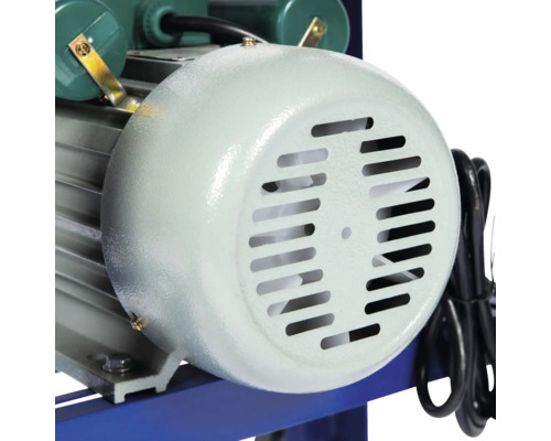 Prim-plan cu un motor electric