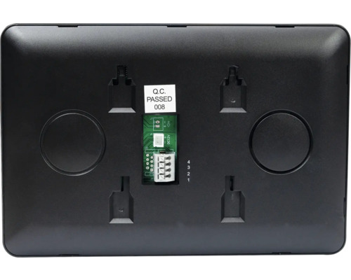 Spatele unui interfon de ușă cu conexiuni