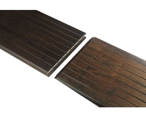 Profil terasă Konsta bambus închis 18x139x1860 mm Prim-plan cu două scânduri de terasă închise la culoare