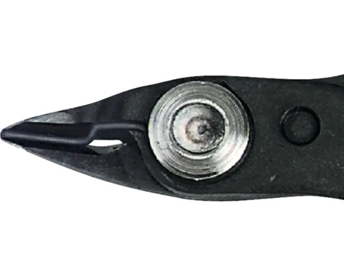 Prim-plan cu clește de tăiat sârmă cu articulație