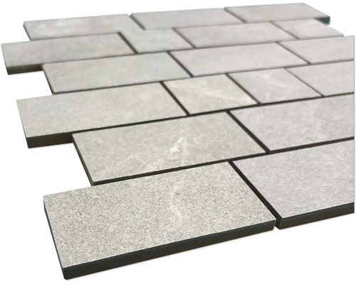 Plăci de mozaic dreptunghiulare cu aspect de piatră pentru decorarea pereților