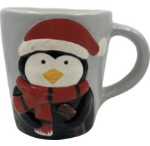 Cană gri cu pinguin, căciulă și fular