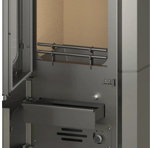 Imagine din interiorul unui șemineu cu cameră de ardere, cenușar și panou de control