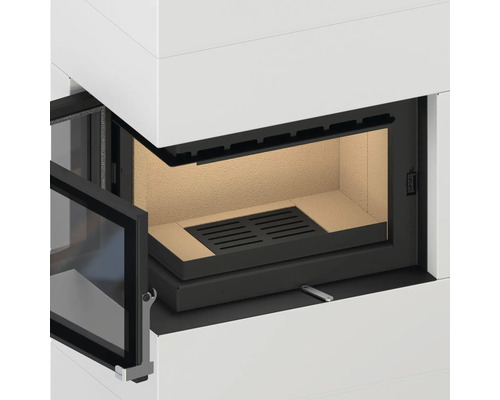 Șemineu cu ușa deschisă și cameră de ardere