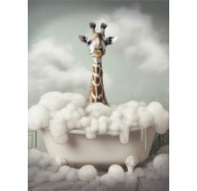 Ilustrație cu o girafă într-o cadă plină cu spumă