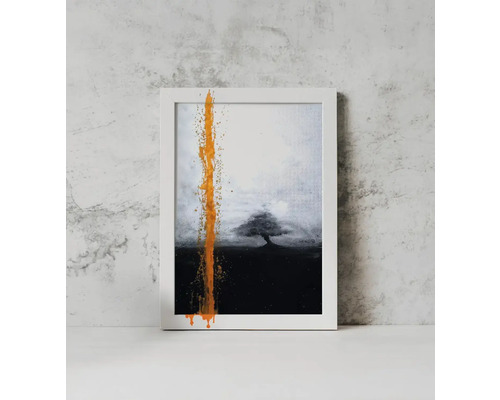 Pictură cu copac în ramă albă și gradient de culoare vertical