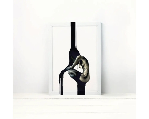 Imagine înrămată cu o reprezentare a unei figuri abstracte așezate