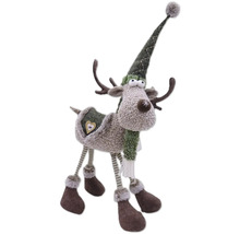 Renie decorativ de pluș cu căciulă și fular pentru perioada Crăciunului