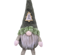 Gnom de Crăciun cu căciulă și barbă ca decor