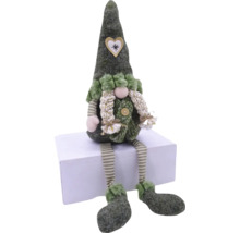 Figurină decorativă elfină cu picioare în dungi și inimă pe pălărie