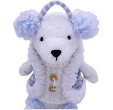 Ursuleț de pluș cu apărători pentru urechi și vestă tricotată