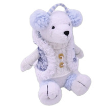 Ursuleț de pluș cu cardigan și apărători pentru urechi ca decorațiune