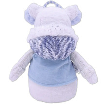 Vedere din spate a unui ursuleț de pluș cu glugă ca husă de sticlă