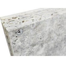 Stivă de plăci de travertin