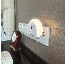 Lumină de veghe cu port USB în priză