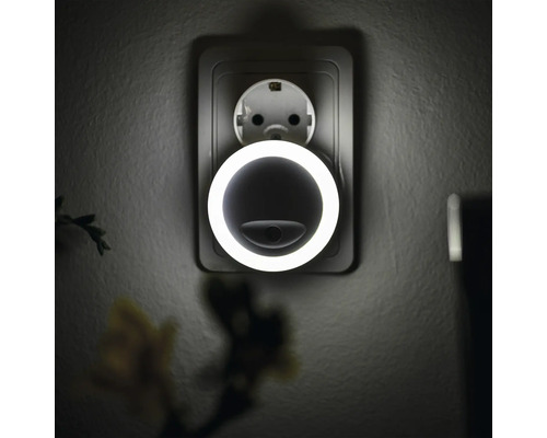 Lumină de noapte cu senzor crepuscular în priză