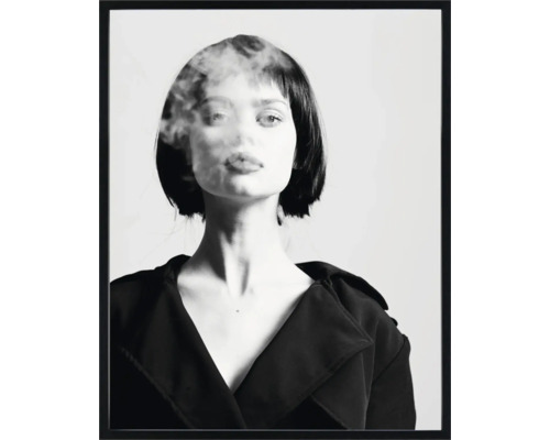 Imagine decorativă cu femeie și fum într-un cadru negru