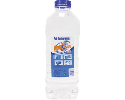 Apă demineralizată AquaXpert într-o sticlă de doi litri