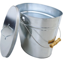 Găleată galvanizată cu capac și mâner din lemn