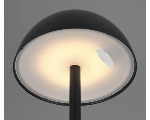 Prim-plan cu o lampă ciupercă cu port USB