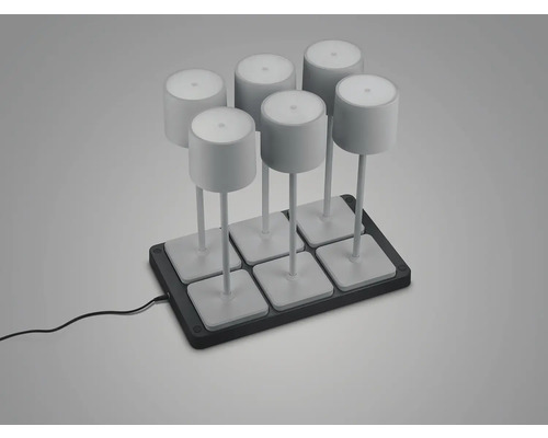 Șase lămpi de masă cu LED pe o placă