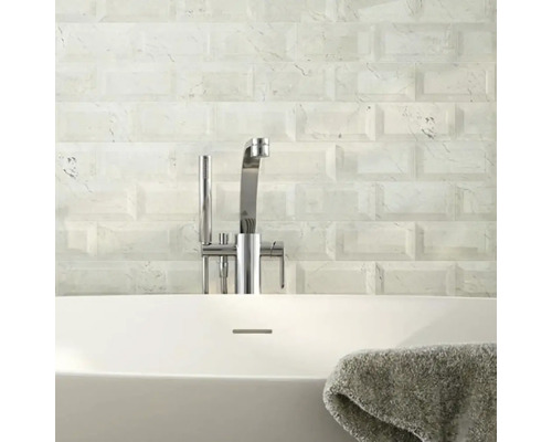 Baie cu faianță albă dreptunghiulară, armătură și cadă