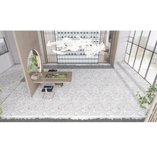 Interior cu masă, scaune și decor decorativ de perete pentru design interior