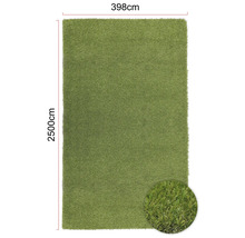 Gazon artificial cu dimensiunile de 398 pe 2500 centimetri