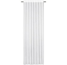 Perdea albă cu bandă de încrețire agățată pe o bară de perdea