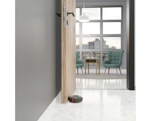 Interior cu ușă, opritoare de ușă și mobilier