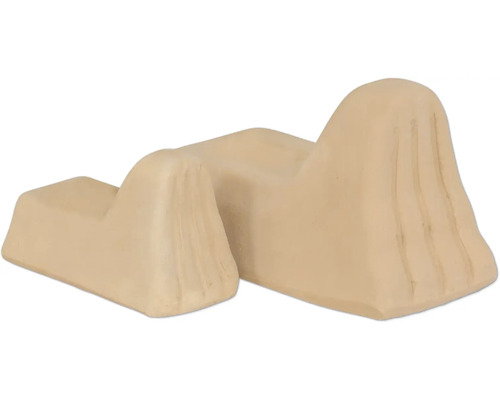 Două podiumuri în trepte din lemn maro deschis