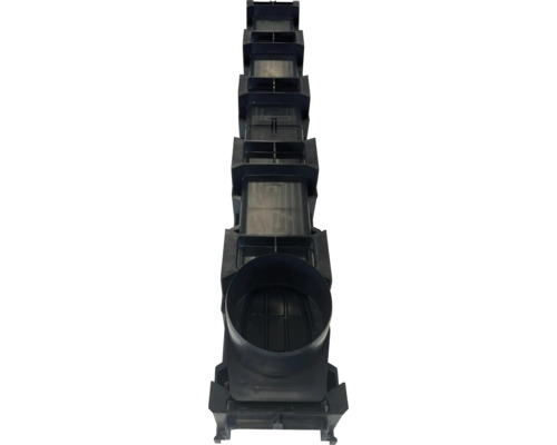 Vedere de sus a unui sistem de drenaj din plastic negru