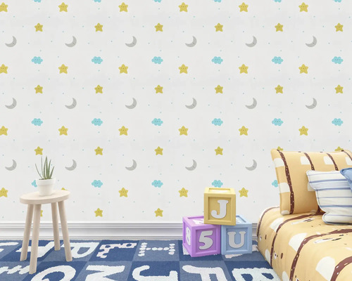 Cameră pentru copii cu un tapet cu stele, luni și nori