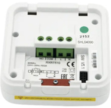Vizualizare detaliată a unei cutii de control cu conexiuni electronice
