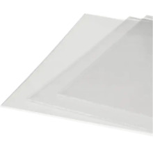 Mai multe plăci transparente din plastic