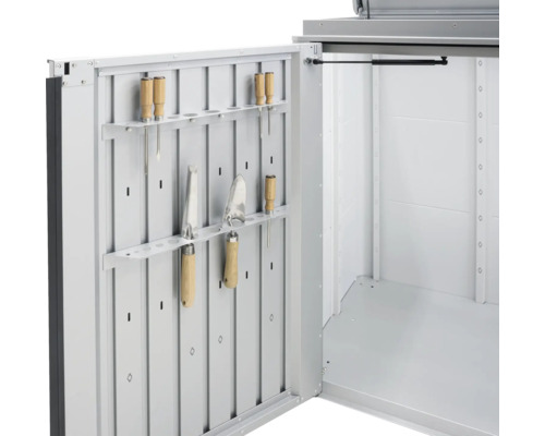 Dulap de grădină deschis cu unelte de grădinărit